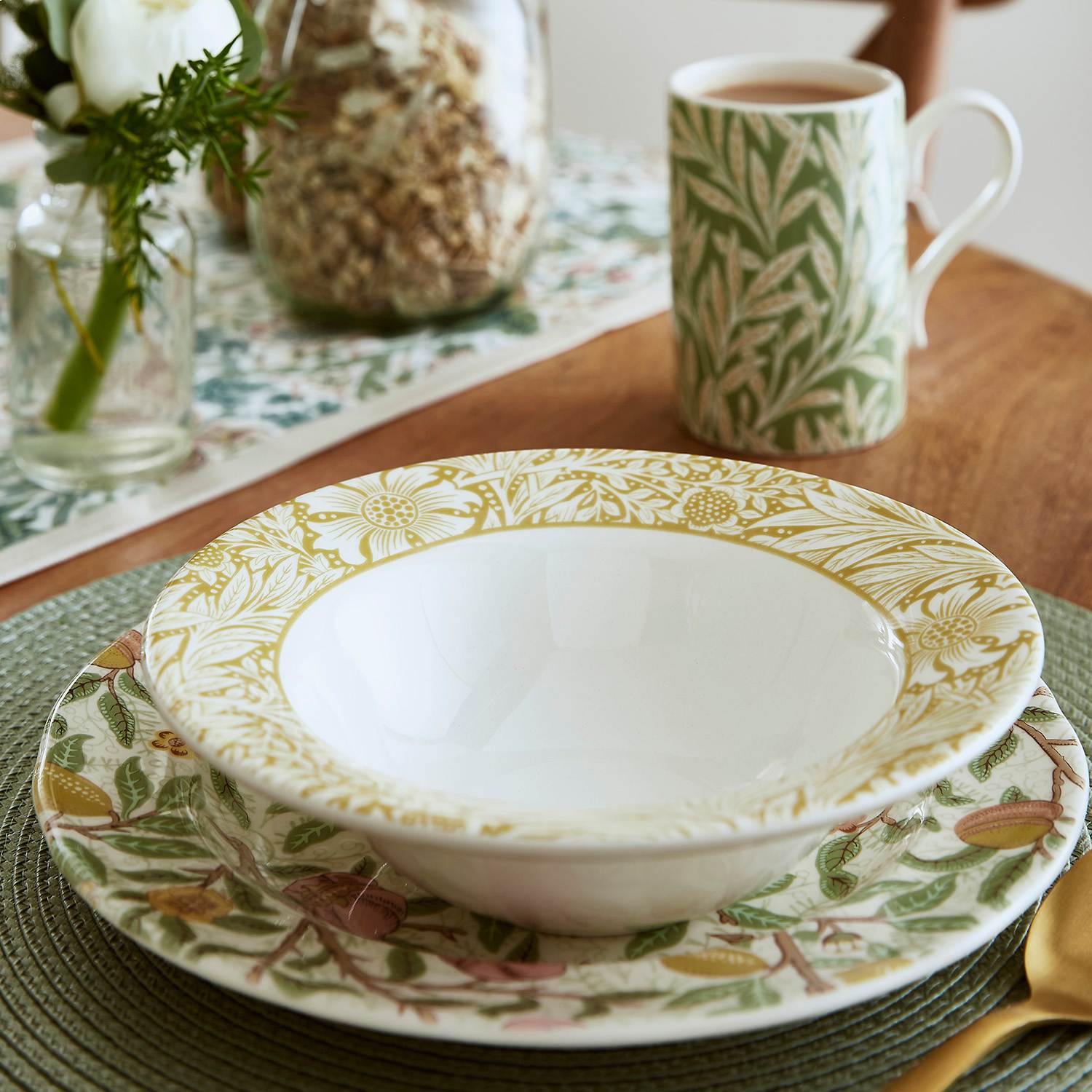 Morris & Co. set of 4 cereal bowls image number null